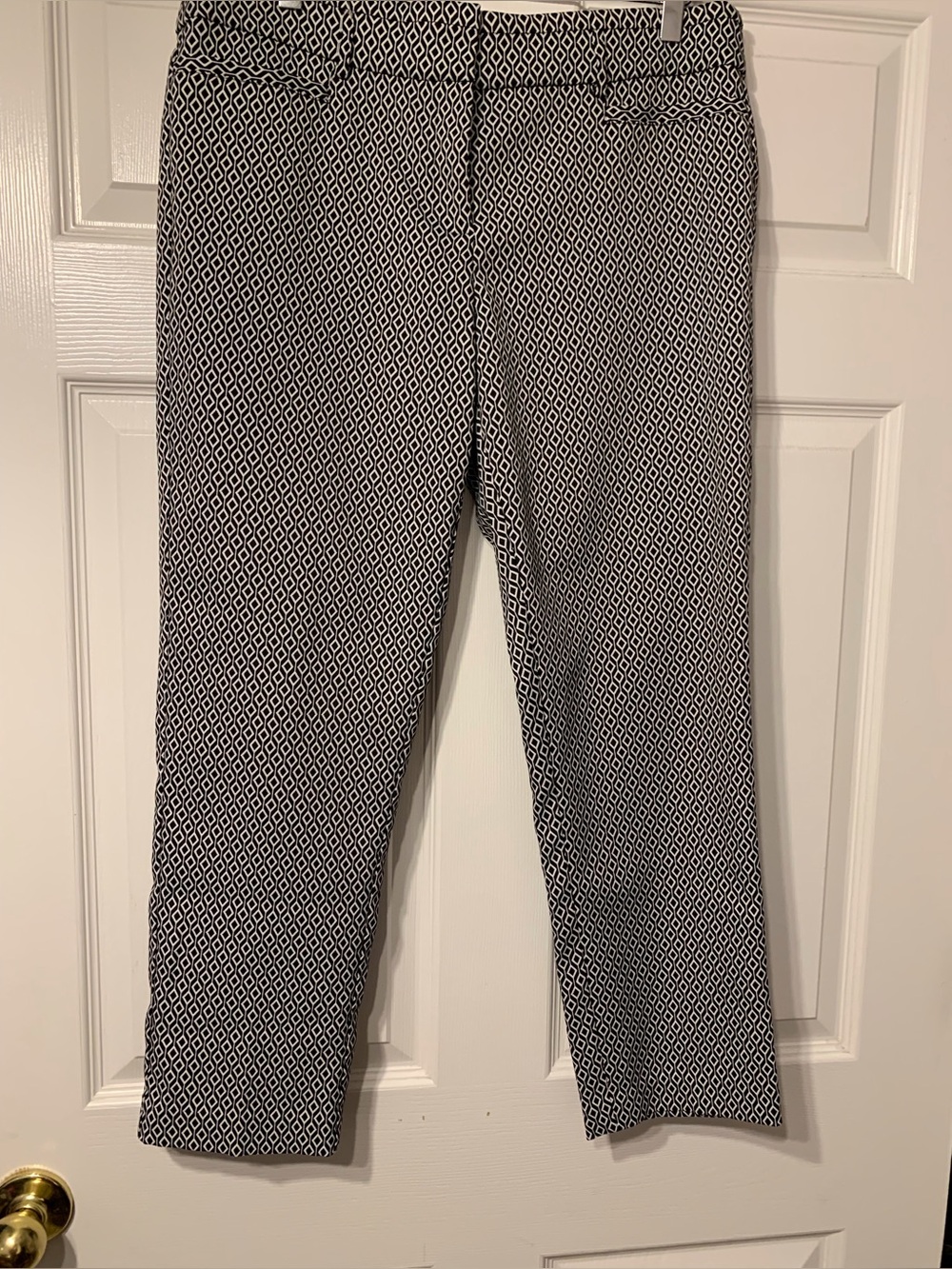 Black and White Geometric Print Cropped Pants